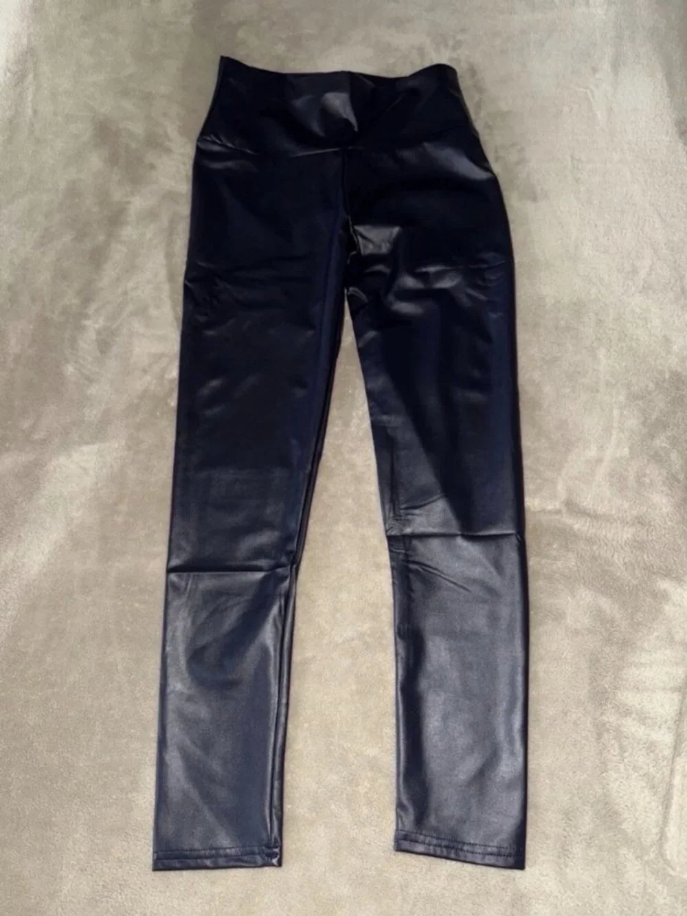 Sexy high waist wet look leggings, size S - Picture 5 of 5